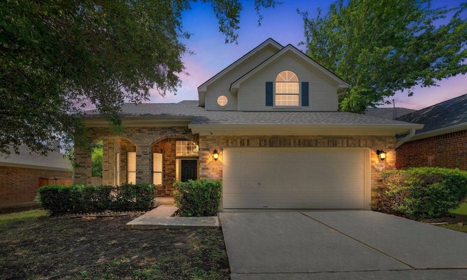 Manor House | NEW! Modern 4BR Gem Chic Comfort in Austin