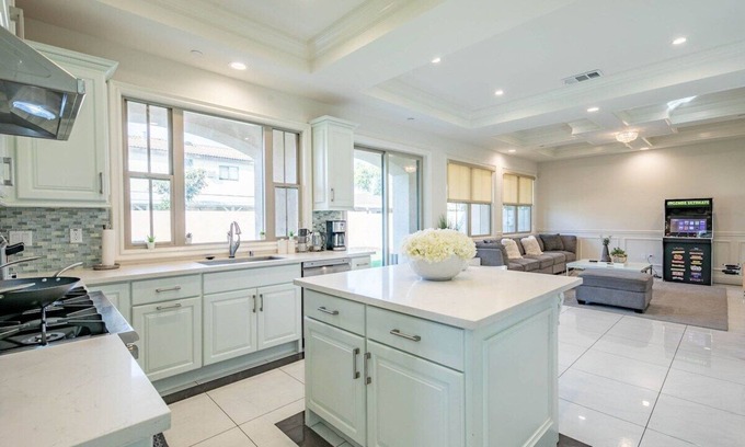 Rosemead House | "New & Modern Home in · PerfectLargeParty/DtownLA/Beaches/DisneyUniversal