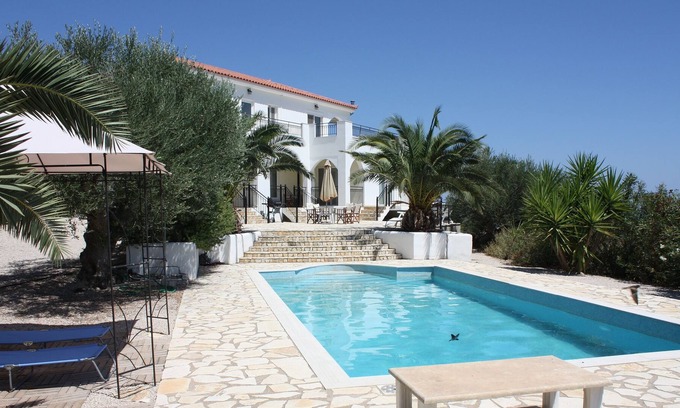 Falanthi Villa | New Modern Villa with Private Pool Near Koroni