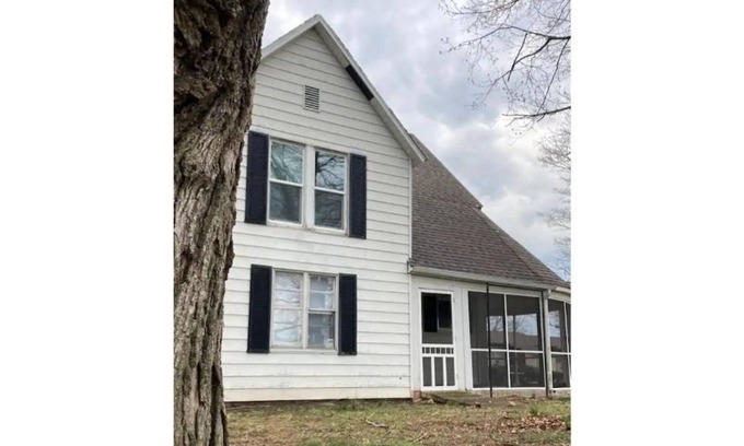Farmington House | NEW! Original Farm House w/pool and tons of charm