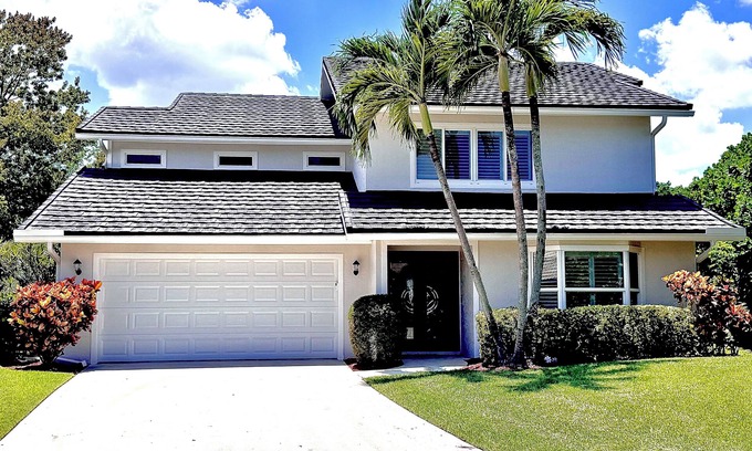 Hunt Club House | NEW Palm Beach PGA National 3BR Home Heated Pool Golf Water View Jupiter Juno