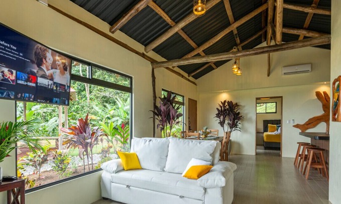 Penas Blancas Cabin | NEW Peaceful Rainforest Retreat w/Stunning Views