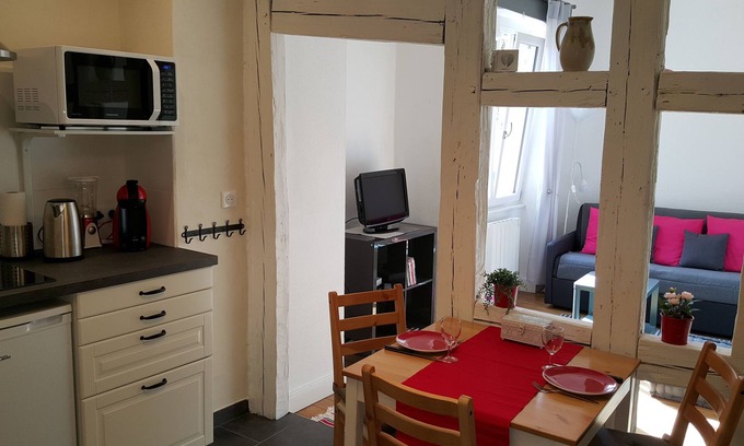 Krutenau Apartment | NEW quiet, comfortable & bright 2 rooms appt close to Cathedral