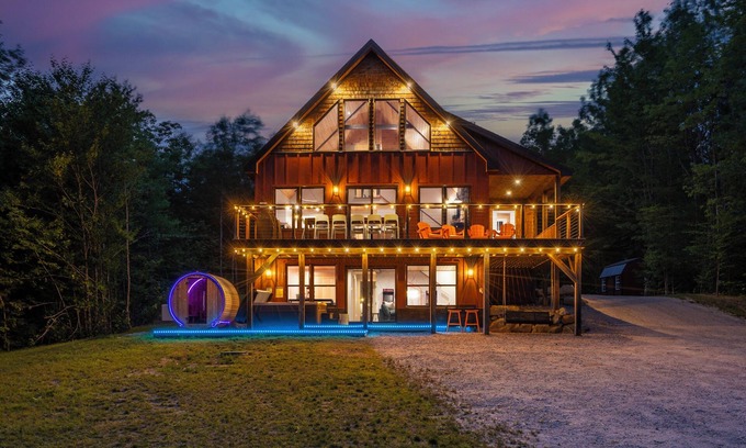 Bethel Ski Chalet | NEW! Slp 29! 2 Homes 2 Mins Apart w/Views, Hottubs, Sauna, GameRm, Dogs OK!