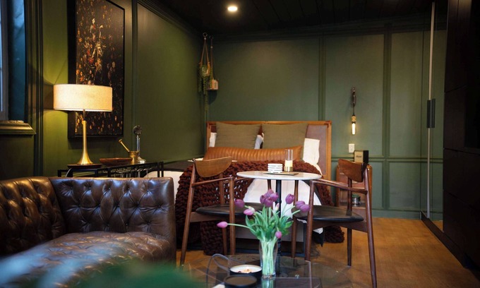 Melrose House | NEW Slytherin Studio - Dogs OK!
