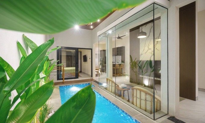 Kuta Villa | NEW Smart Villa 2-bedroom in cool Kuta with pool, AC, WiFi, Alexa