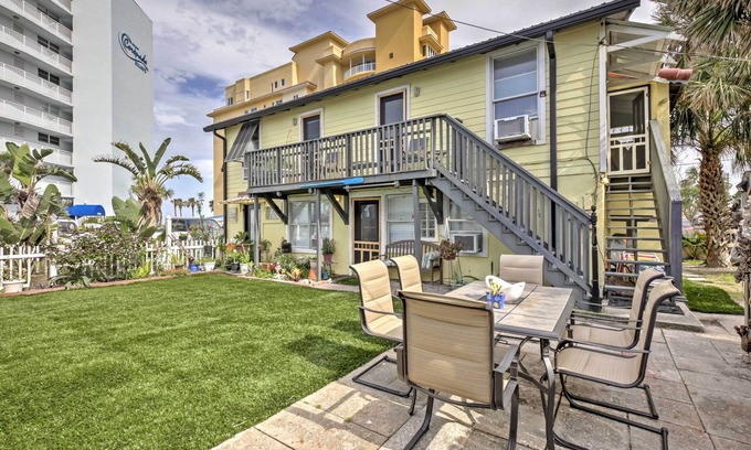 Boardwalk Apartment | New Smyrna Beach Getaway - Walk Flagler Avenue!