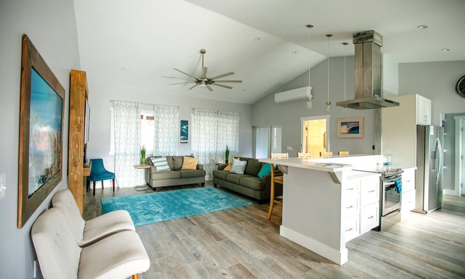 Laie House | New Spacious 3 Bedroom Home With A/C, steps from Hukilau Beach, 30 Day