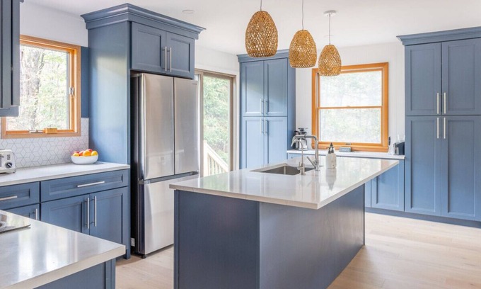 Roscoe House | NEW: Sunny & Happy Modern Home in Roscoe!