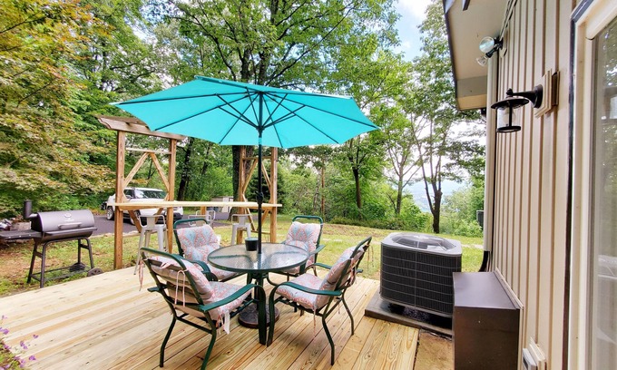 Luray Cabin | NEW! Tangerine Dream, a Mountain Retreat with Hot Tub and Firepit in Luray