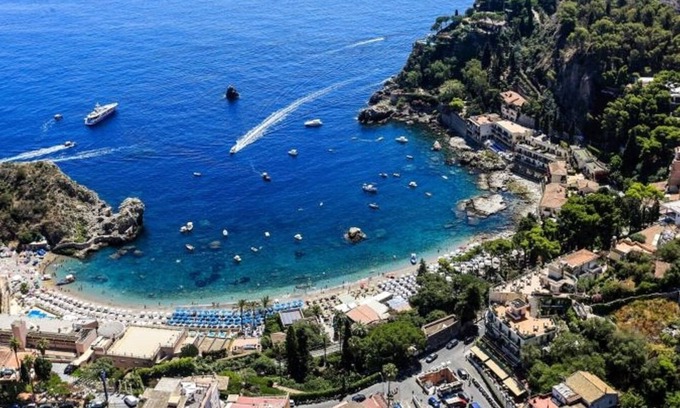Mazzaro Apartment | New! Taormina - Beachfront Penthouse with terrace