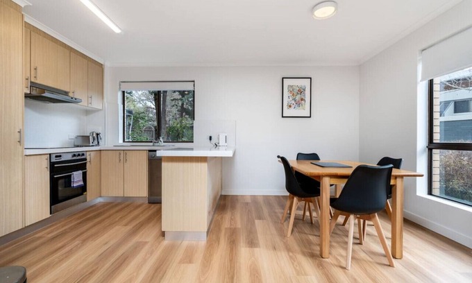 Kingston Apartment | New to VRBO: Apt in Kingston - 10min to Lake Burley Griffin