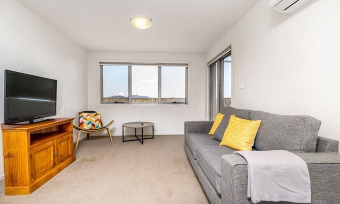 Wright Apartment | New to VRBO: Relaxing 2BR Apt in North Point Complex