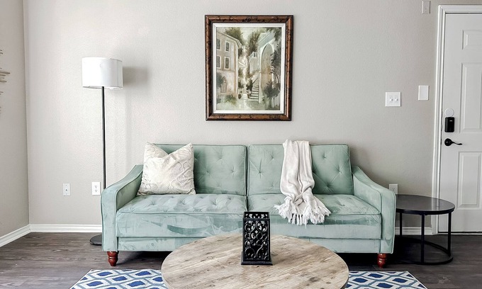 South Side Apartment | New to Vrbo Sleepover Stunning 1BD/1BA + Gym - Corpus Christi