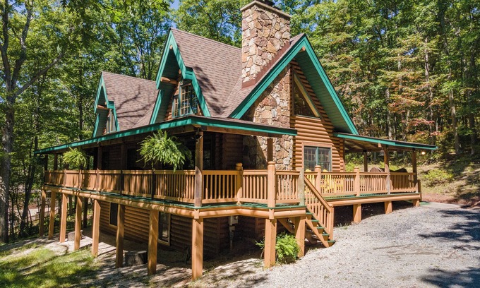 North Glade Hills House | New! Tranquil Timber: Lake Access: Hot Tub, Fireplace, Fire Pit!
