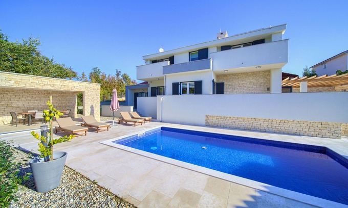 Risika Villa | New villa with pool, sandy beach, quiet location- TRAVELER Reiseburo Krk ID 2215