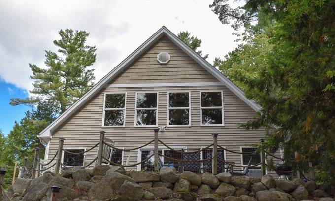 Dedham Cottage | Newer Construction on Green Lake.between Bangor & Acadia National Park