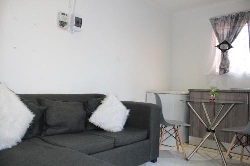 Greater Johannesburg Metropolitan Area Apartment | Newlands Cosy One Bedroom Apartment