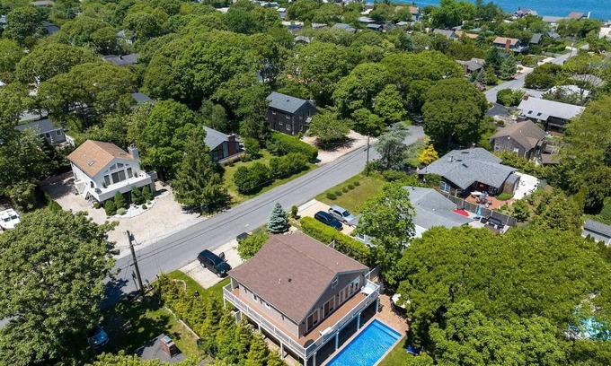 Culloden Shores House | Newly Built, 4BR, 3BA house w/in-ground pool walking distance to Montauk Harbor