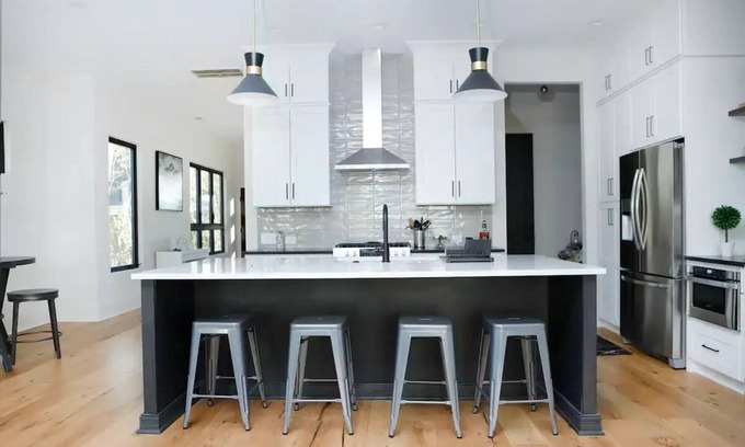 Charlotte House | Newly Built Modern Home In CLT! Great Location!