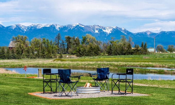 Kalispell Cabin | Newly Built Rustic Cabin w/Mountain & Pond Views