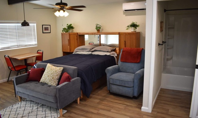 Roosevelt Apartment | Newly Built Rustic Studio with Pool, Hot tub, Firepit and More