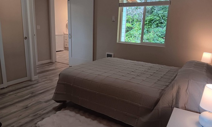 Agate Beach House | Newly-built Spacious 1-bedroom Home - Short Walk to Beach