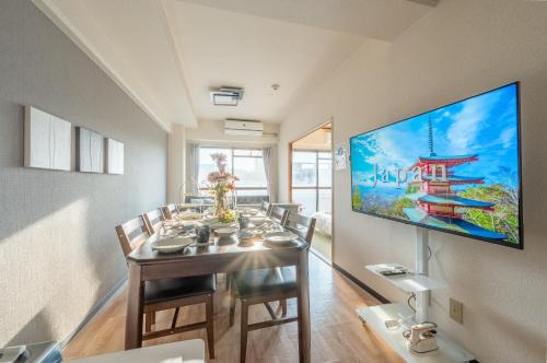 Nishi Apartment | Newly opened Hotel 7 京セラドーム徒歩10分 道頓堀 関西空港 大阪城 海遊館直行 USJ1回乗換 出張 Family friendly Free parking 15 minutes by car to USJ