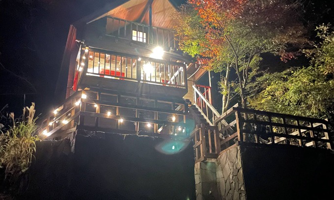 Shiso Villa | Newly opened in July 2024! Log house with stone walls for rent! Enjoy BBQ and playing in the river in the great outdoors!