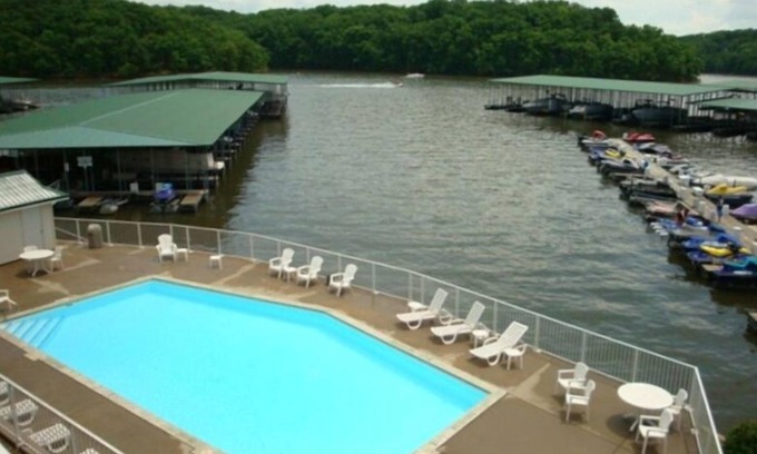 Osage Beach Condo | Newly redecorated!3BR/2BA Walk in Level, Free WIFI.Parkview Bay. Great View!