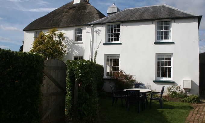 Exmouth House | Newly Refurbished Cosy Cottage