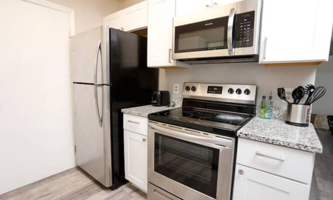 Whitemarsh Island House | Newly remodeled 4 bedroom in nice neighborhood.