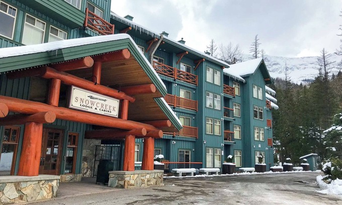 East Kootenay Condo | Newly Renovated 2 Bedroom Ski In/Out l Sleeps 5 Adults
