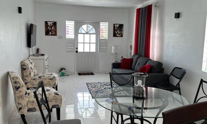 Mount Standfast House | Newly Renovated Coastline Cottagen5 min from beach