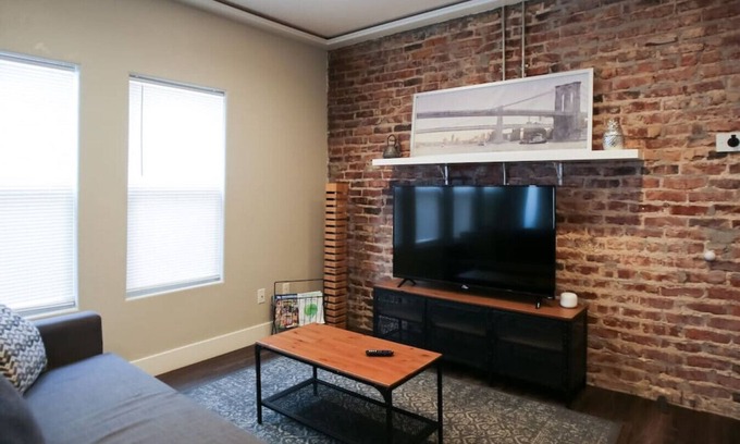 Downtown Omaha Apartment | Newly Renovated Downtown Apartment