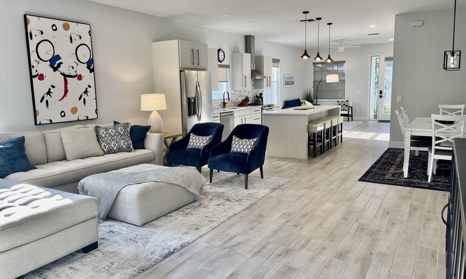 Naples Park House | Newly Renovated Home in Naples’ Premier 500 Block – Walk to the Beach!