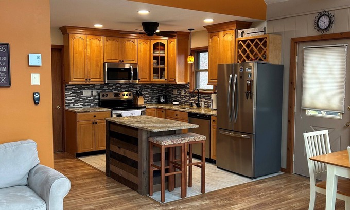 Lakeville House | Newly renovated kitchen, 3 Bed/2 Bath, Finished Basement w/game room!