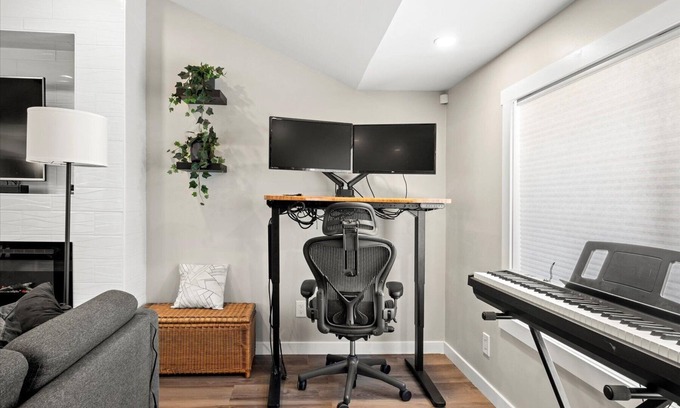 West End House | Newly Renovated Standing Desk and King Bed