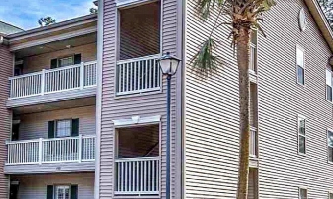 Pawleys Island Condo | Newly Updated! Close to Restaurant’s and Beach
