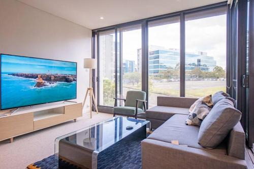 North Ryde Apartment | Next to Station Family & Friend Free Parking