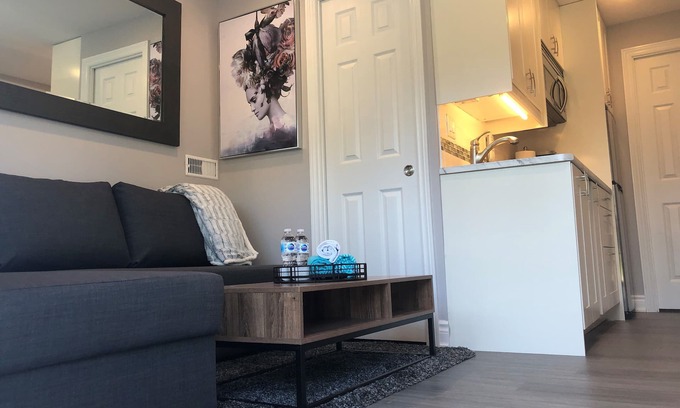 Welland Apartment | Niagara Luxury - Cozy Tiny Home Suite by the River