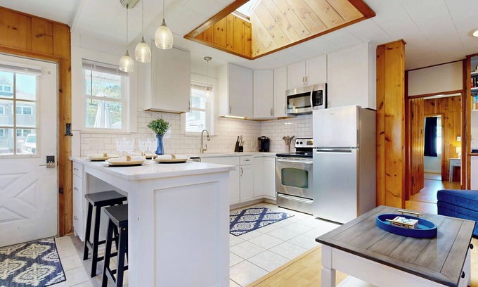 Pine Point House | Niblet Cottage by Bayley Vacation Rentals