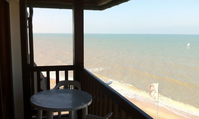 Blonville-sur-Mer Apartment | Nice 2 rooms and balcony sea Blonville. Close to the city center/transport