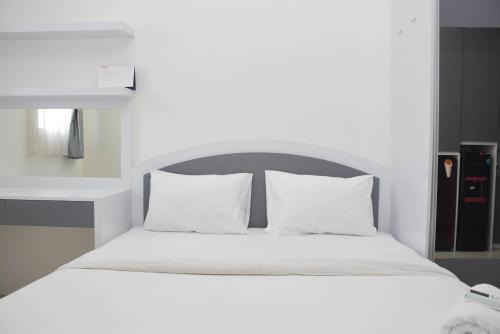 East Jakarta Apartment | Nice and Comfy Studio Apartment at Signature Park Grande By Travelio