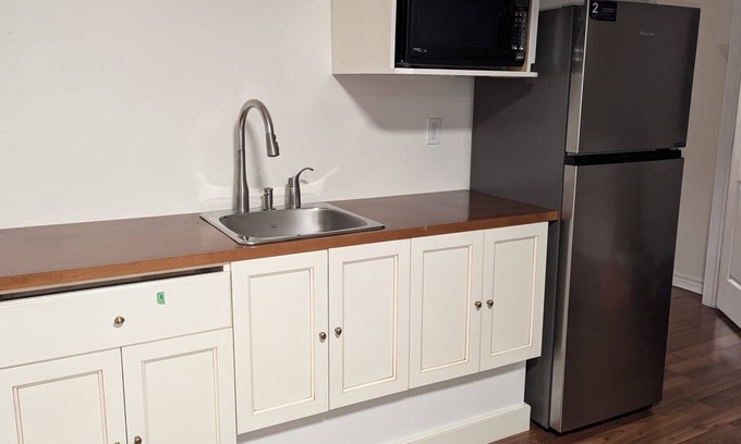 Whitby House | Nice and Quiet place to stay 5 min to 407 and 6 min from 401