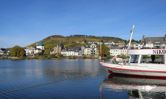 Trarbach Apartment | Nice apartment for 19 guests with hot tub, WIFI, TV, patio, pets allowed and parking