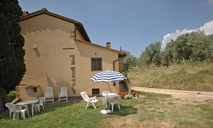 Romola Apartment | Nice apartment for 6 guests with WIFI, pool, close to Florence