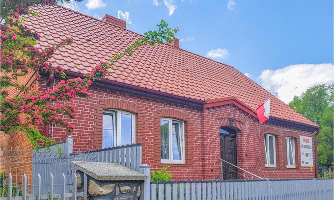 Drawno Apartment | Nice Apartment In Dominikowo With Wifi