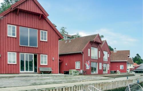 Sjernarøy Apartment | Nice Apartment In Sjernarøy