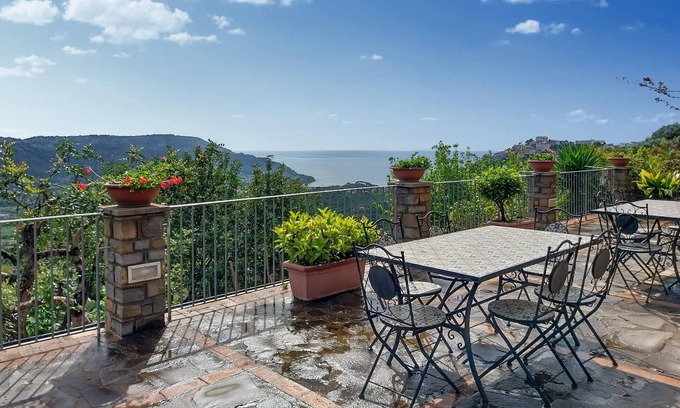 Castellabate Apartment | Nice apartment in Castellabate SA